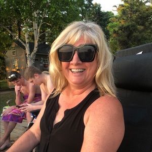 Meet your Posher, Laura